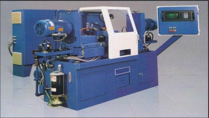 Machine à usiner les tubes